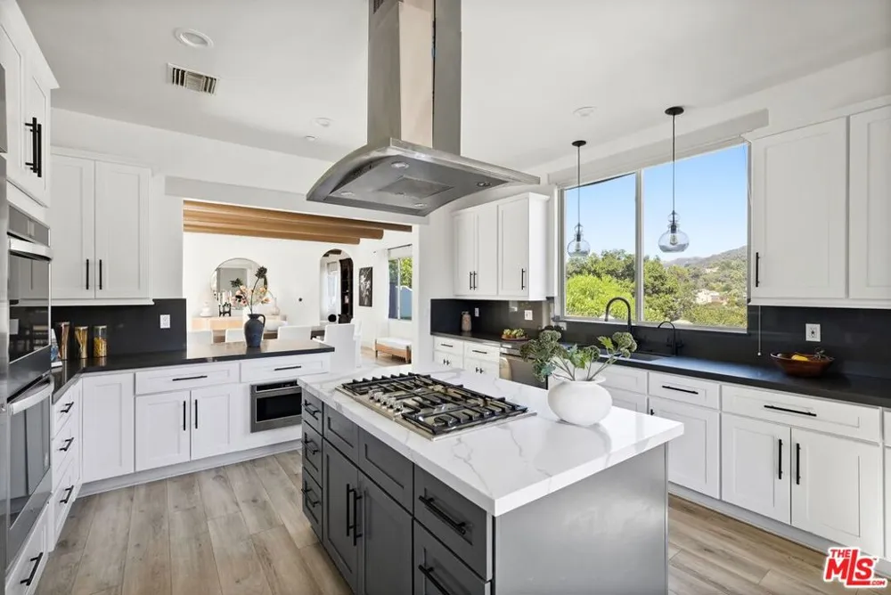 20851 Cheney Drive Topanga, CA 90290
