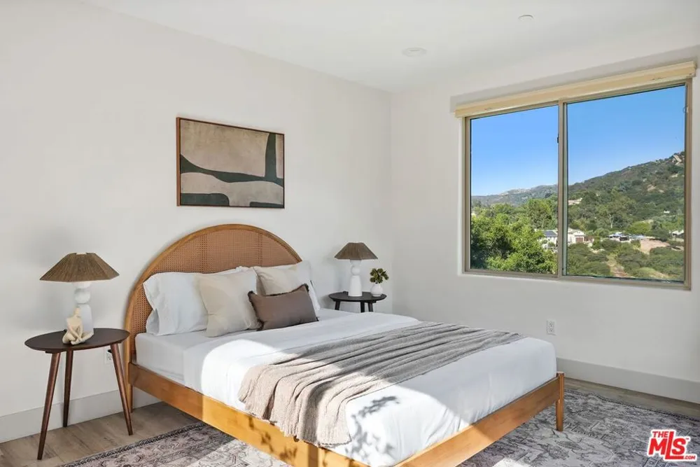 20851 Cheney Drive Topanga, CA 90290