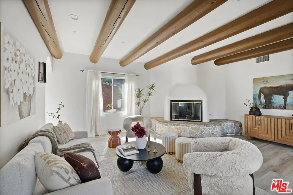 20851 Cheney Drive Topanga, CA 90290