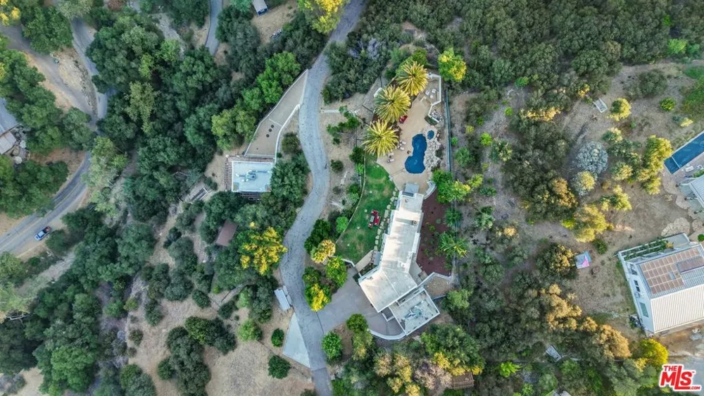 20851 Cheney Drive Topanga, CA 90290