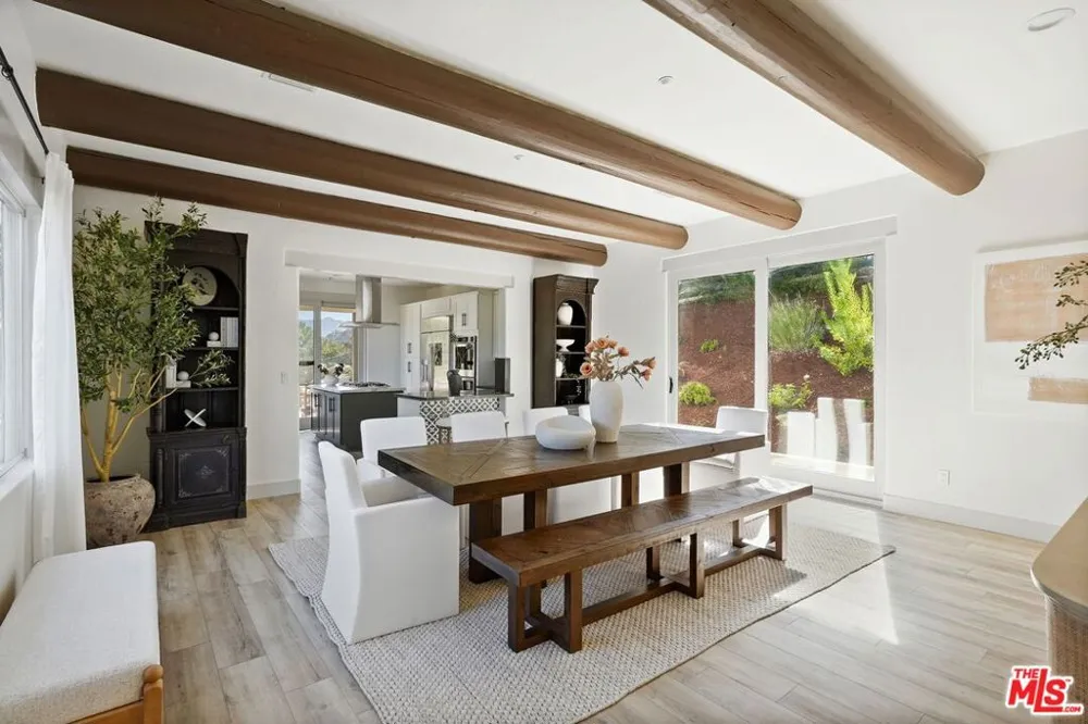 20851 Cheney Drive Topanga, CA 90290