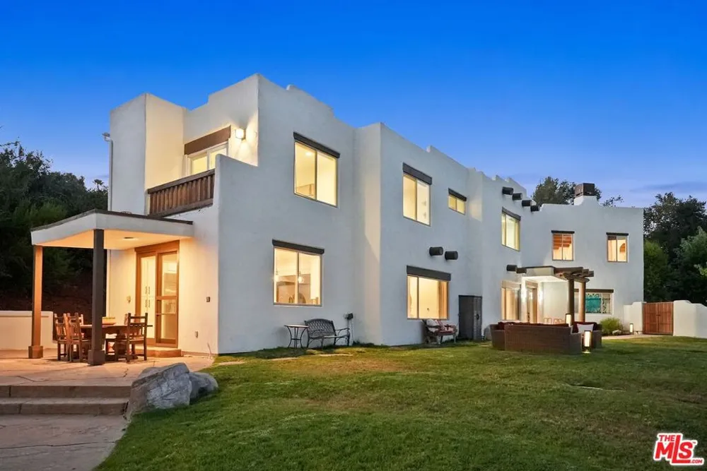 20851 Cheney Drive Topanga, CA 90290