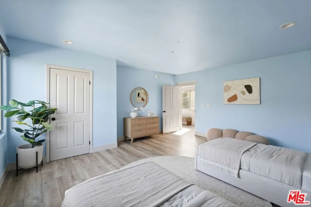 20851 Cheney Drive Topanga, CA 90290