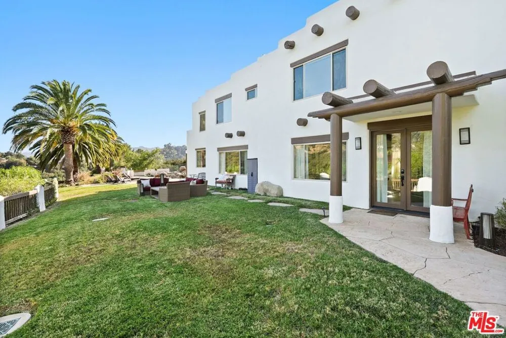 20851 Cheney Drive Topanga, CA 90290
