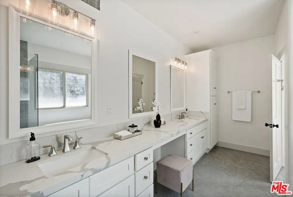 20851 Cheney Drive Topanga, CA 90290