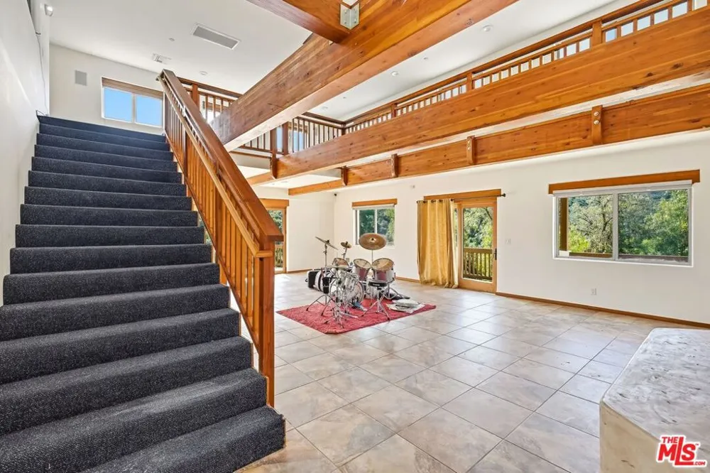 20851 Cheney Drive Topanga, CA 90290