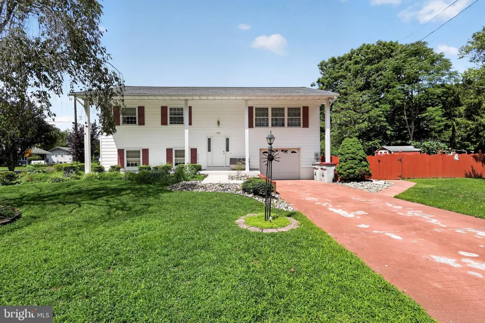 1782 SEQUOIA DRIVE Vineland, NJ 08361