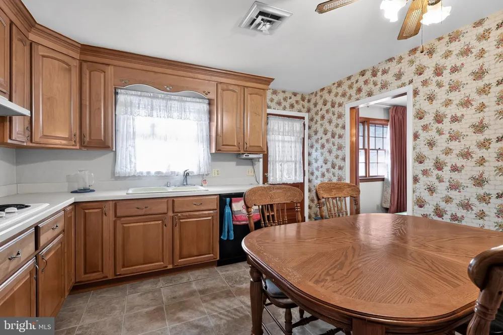1782 SEQUOIA DRIVE Vineland, NJ 08361