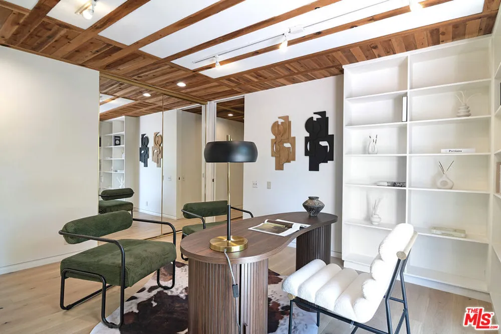 115 S June Street Los Angeles, CA 90004
