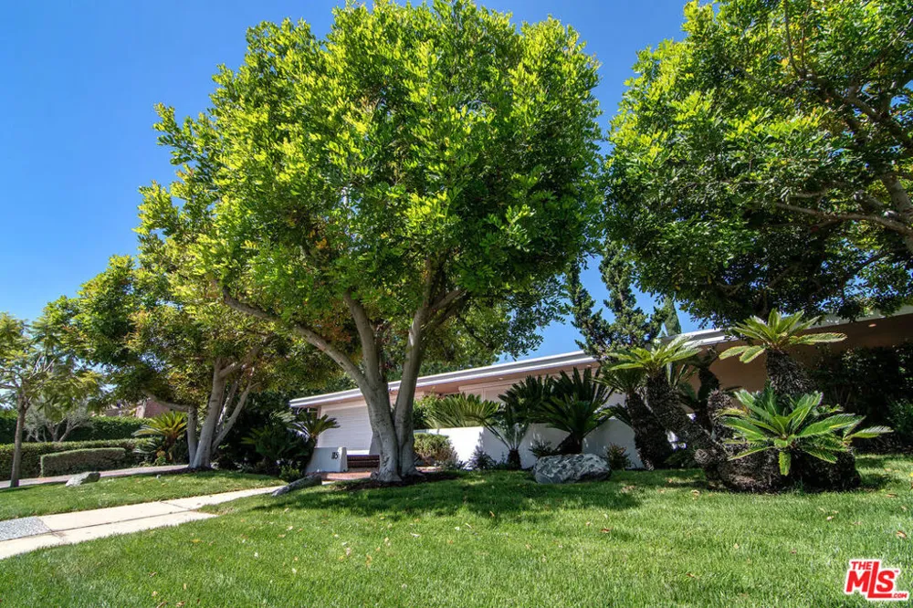 115 S June Street Los Angeles, CA 90004