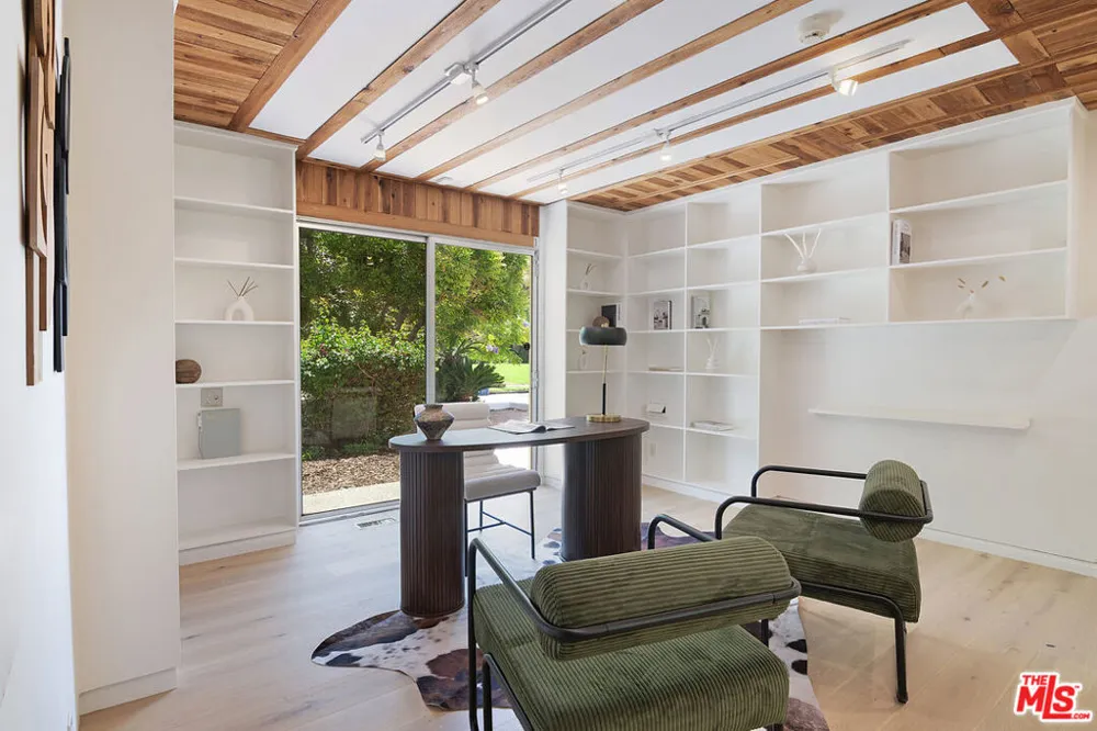 115 S June Street Los Angeles, CA 90004