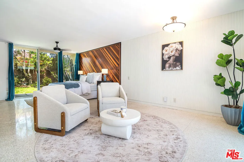 115 S June Street Los Angeles, CA 90004
