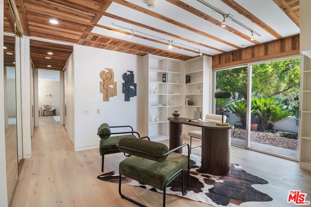 115 S June Street Los Angeles, CA 90004