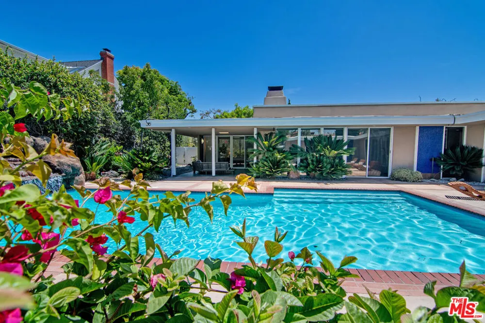 115 S June Street Los Angeles, CA 90004