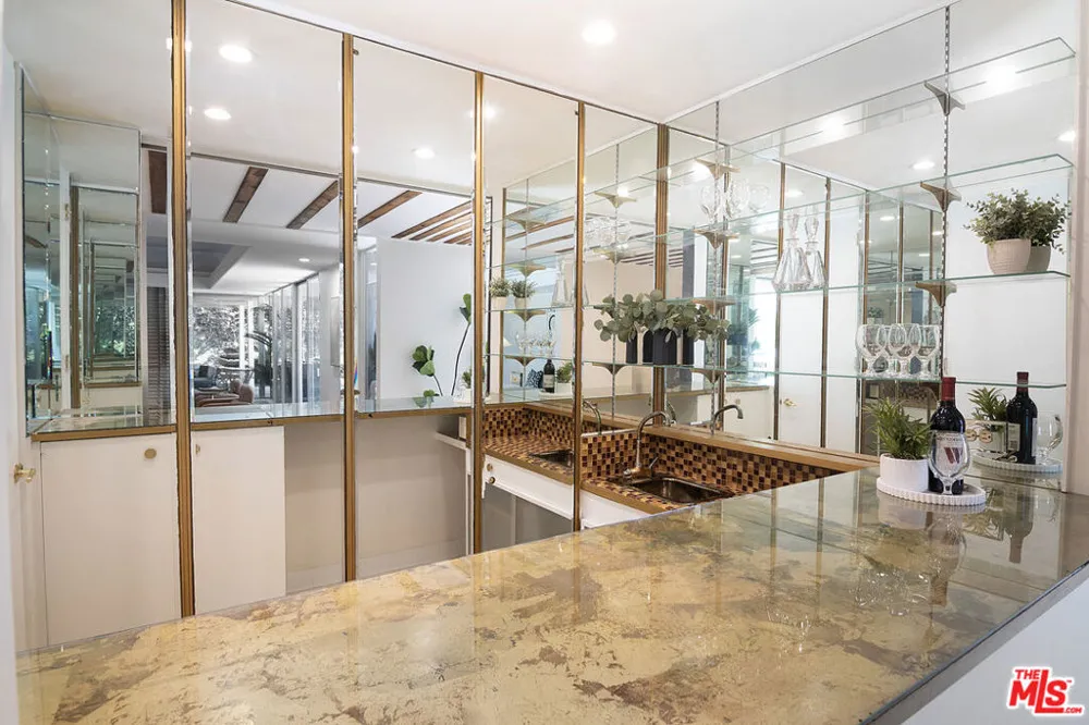 115 S June Street Los Angeles, CA 90004
