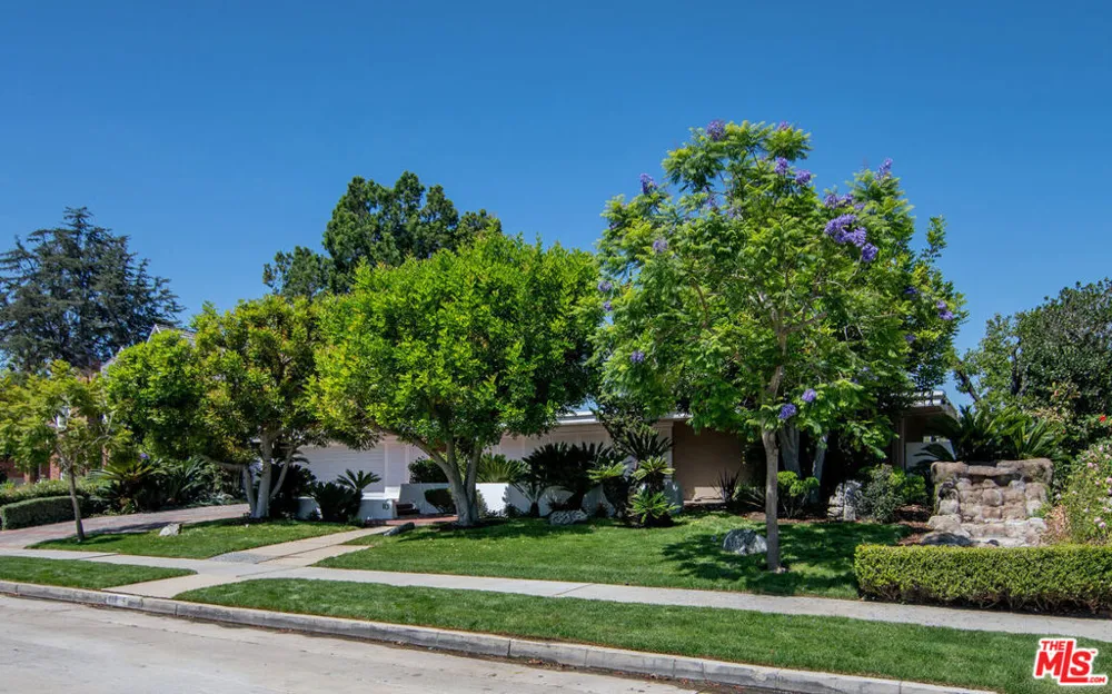 115 S June Street Los Angeles, CA 90004