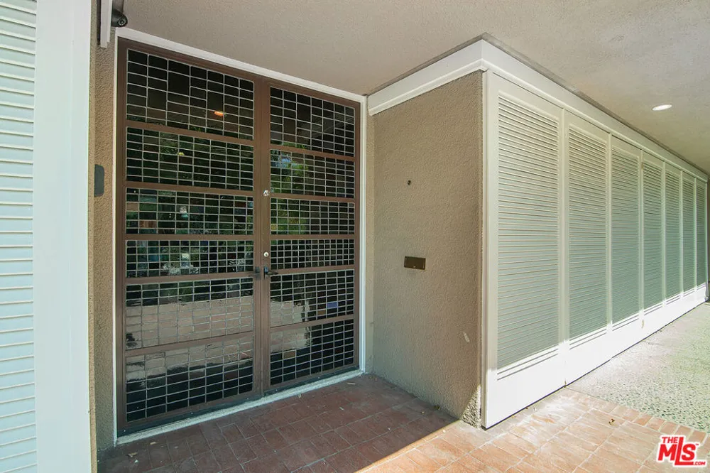 115 S June Street Los Angeles, CA 90004