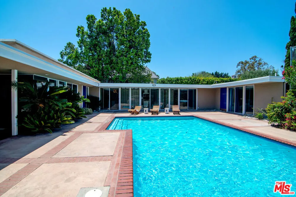 115 S June Street Los Angeles, CA 90004