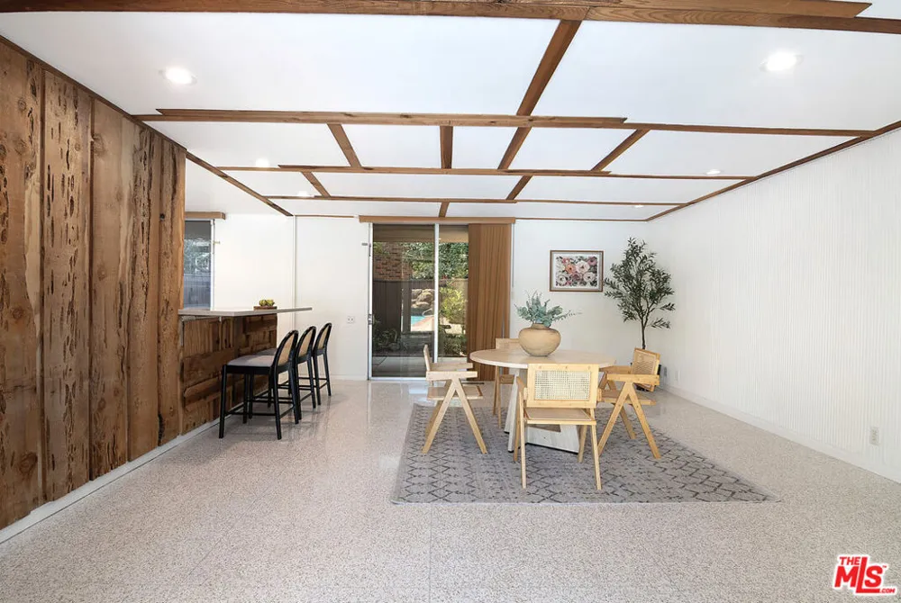 115 S June Street Los Angeles, CA 90004