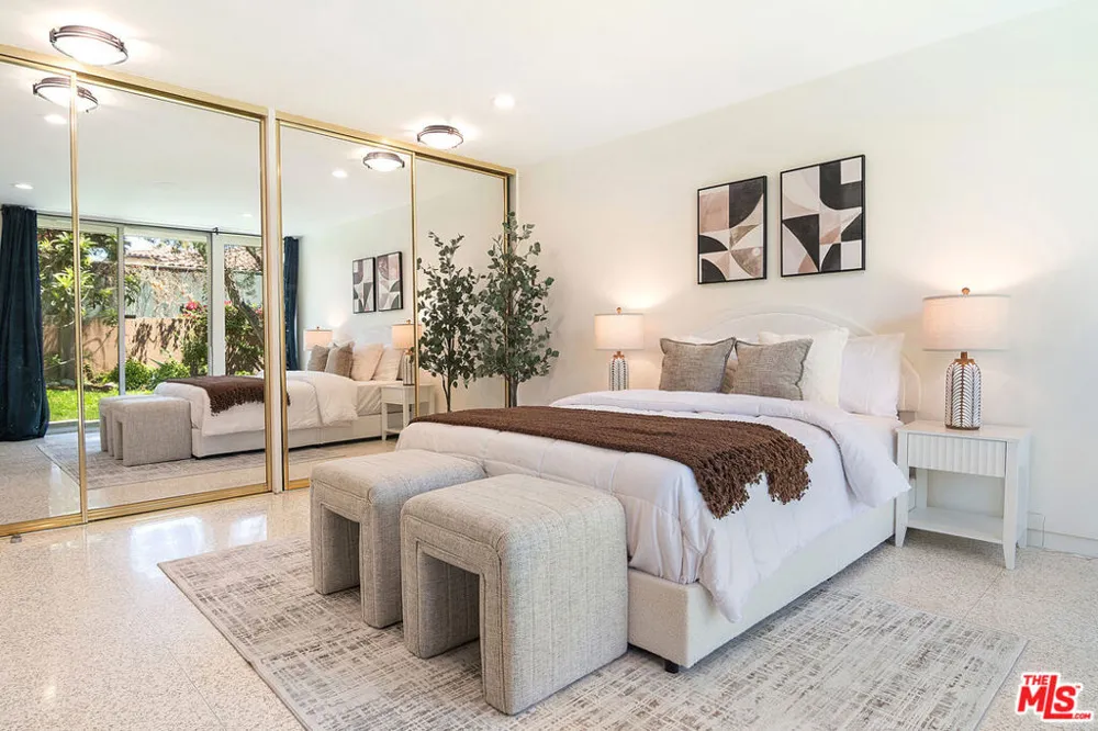 115 S June Street Los Angeles, CA 90004