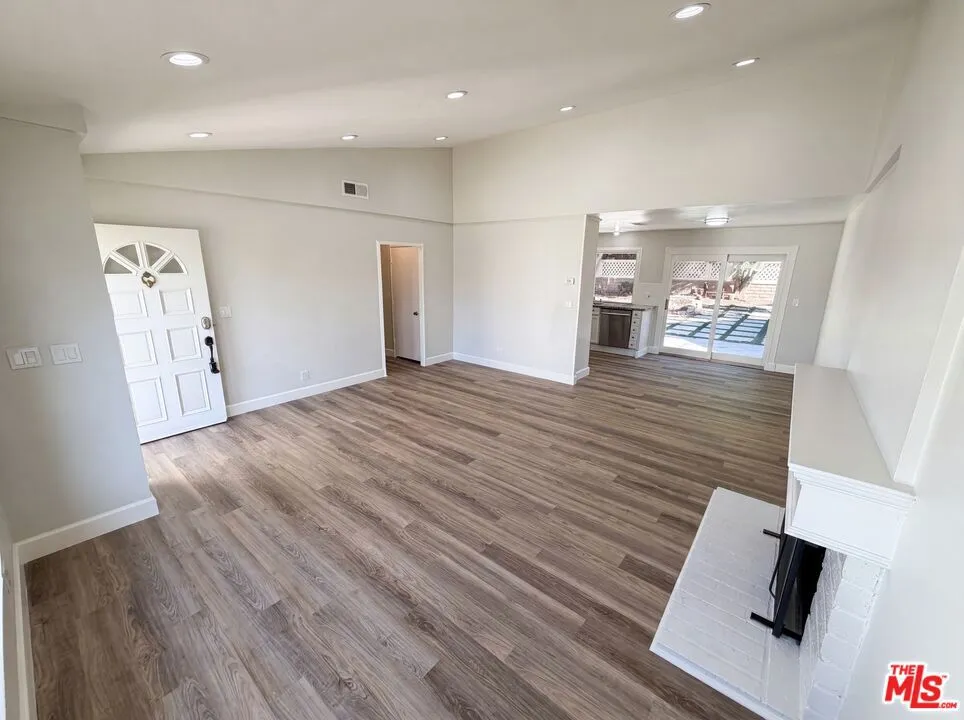 23732 San Dona Laguna Hills, CA 92653