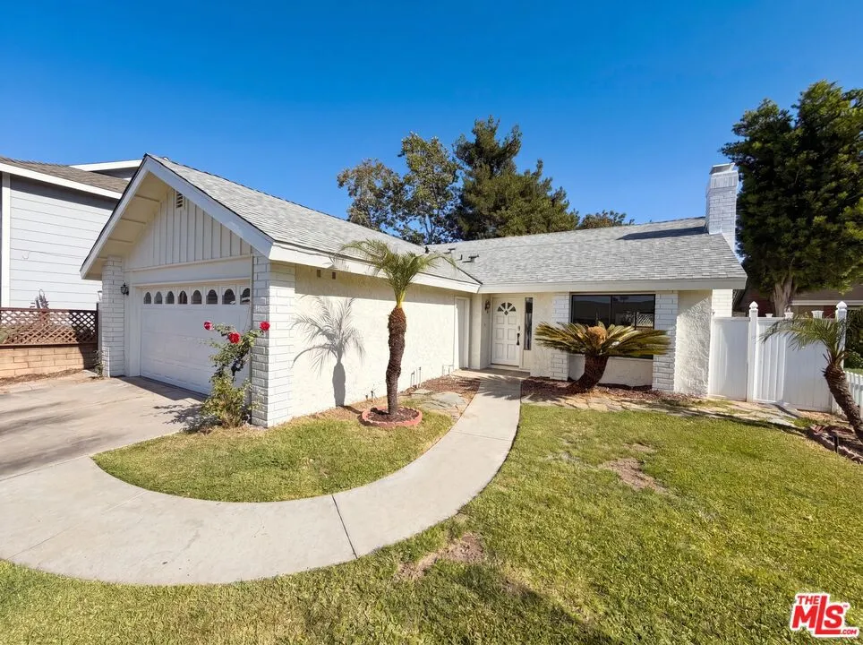 23732 San Dona Laguna Hills, CA 92653