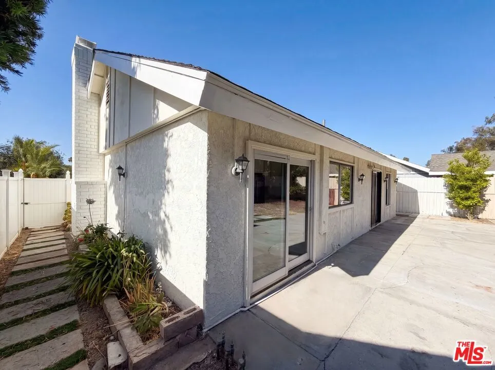 23732 San Dona Laguna Hills, CA 92653