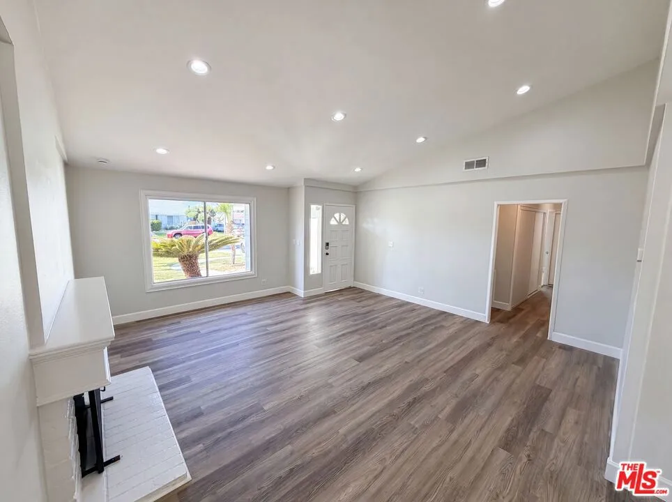 23732 San Dona Laguna Hills, CA 92653