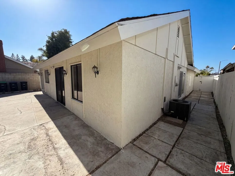 23732 San Dona Laguna Hills, CA 92653