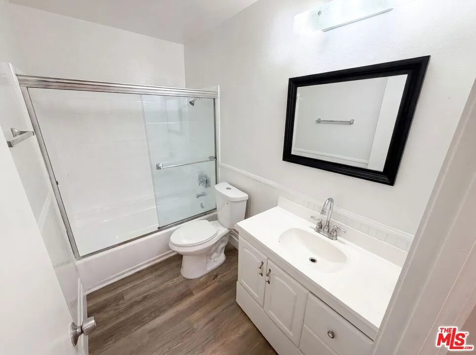 23732 San Dona Laguna Hills, CA 92653