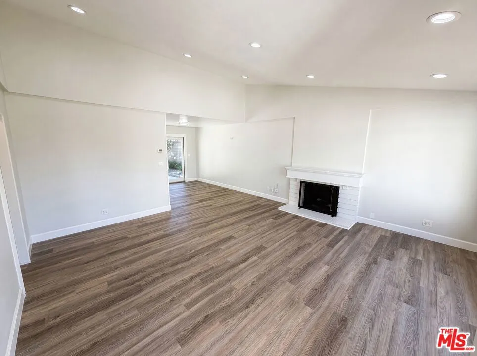 23732 San Dona Laguna Hills, CA 92653