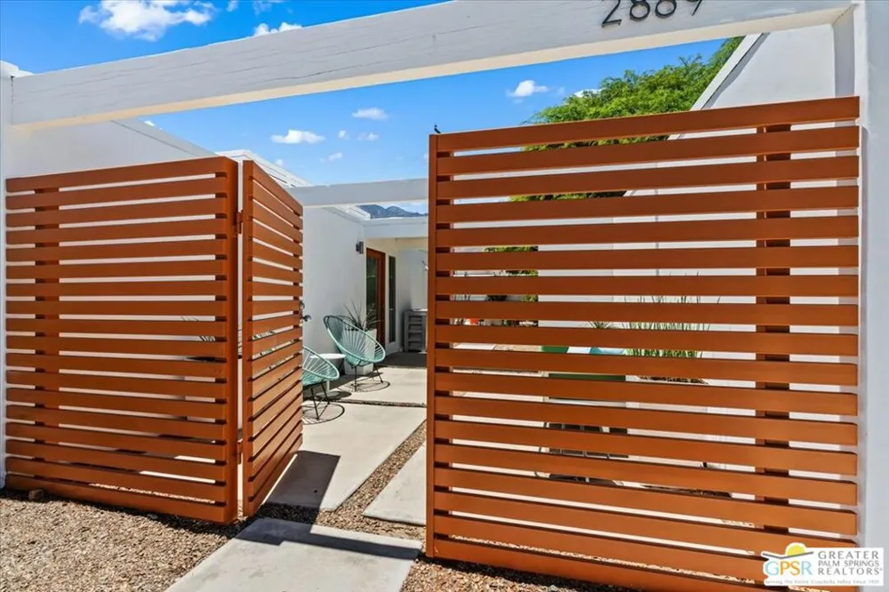 2889 Davis Way Palm Springs, CA 92262