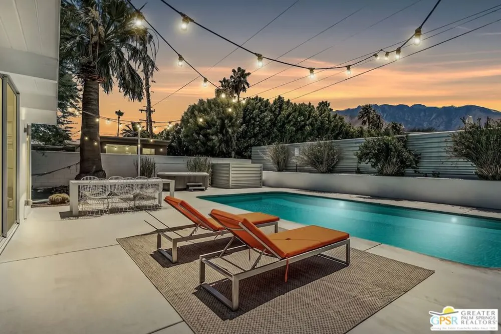 2889 Davis Way Palm Springs, CA 92262