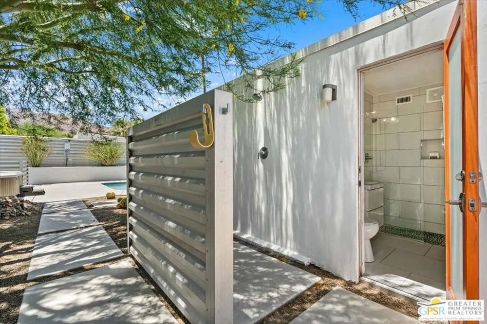 2889 Davis Way Palm Springs, CA 92262