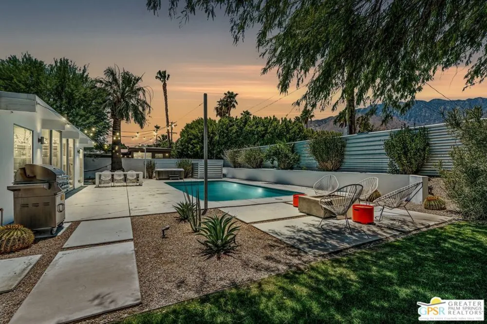 2889 Davis Way Palm Springs, CA 92262