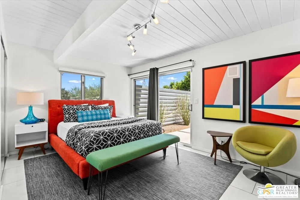 2889 Davis Way Palm Springs, CA 92262