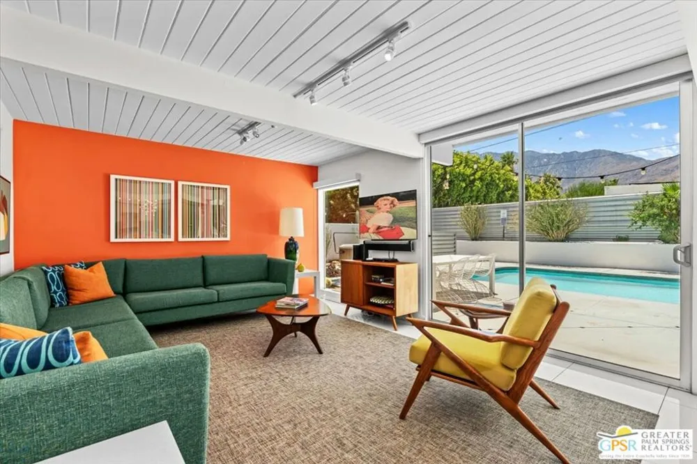 2889 Davis Way Palm Springs, CA 92262
