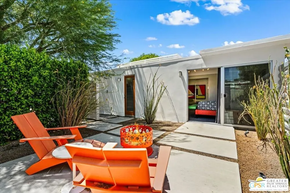 2889 Davis Way Palm Springs, CA 92262