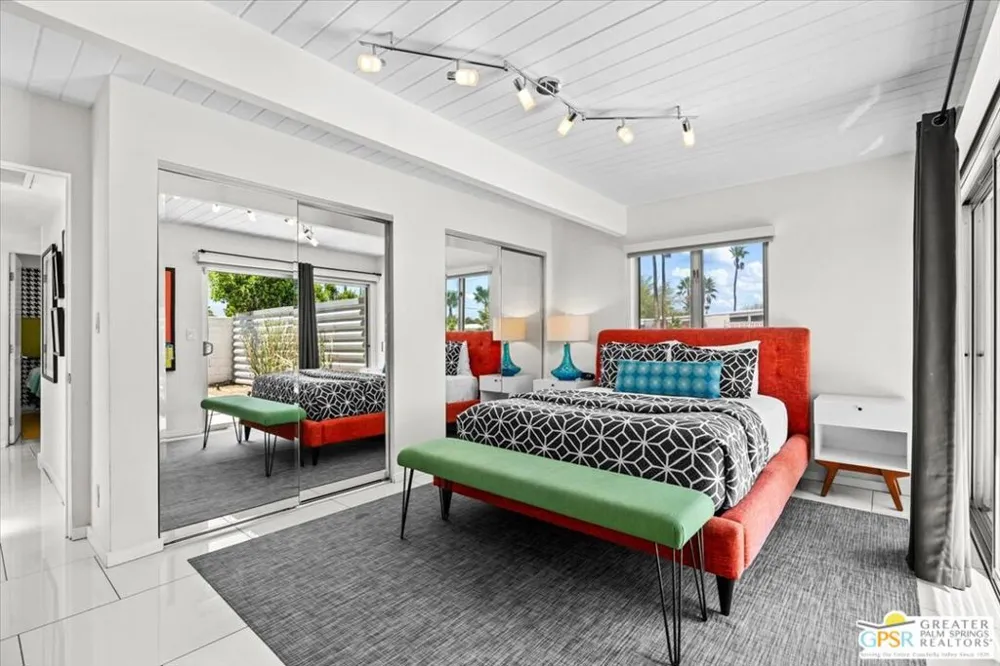 2889 Davis Way Palm Springs, CA 92262
