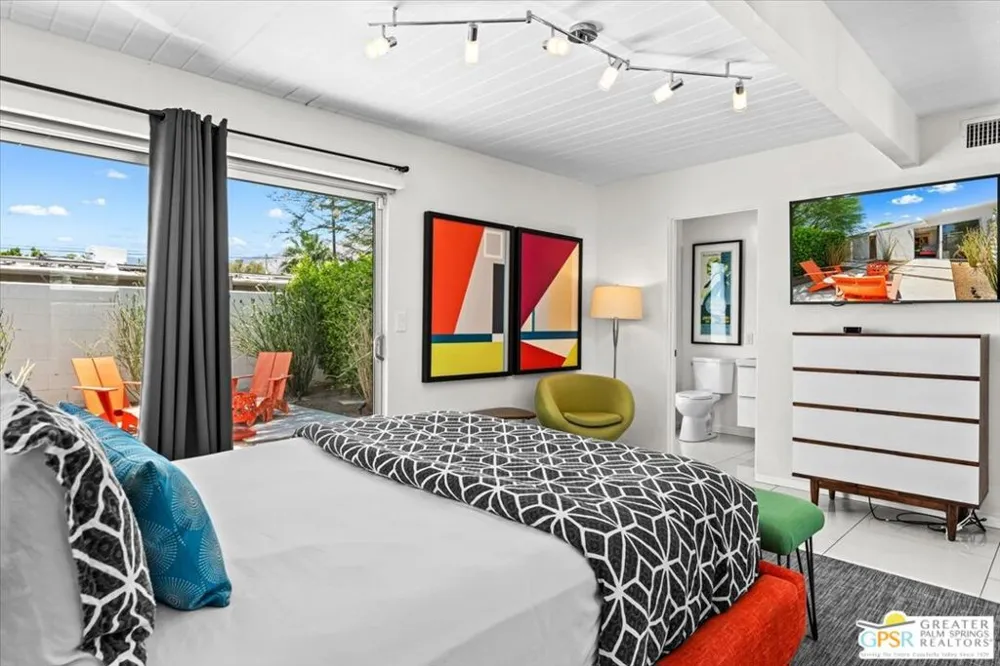 2889 Davis Way Palm Springs, CA 92262