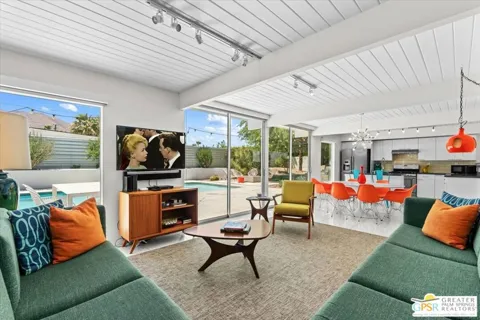 2889 Davis Way