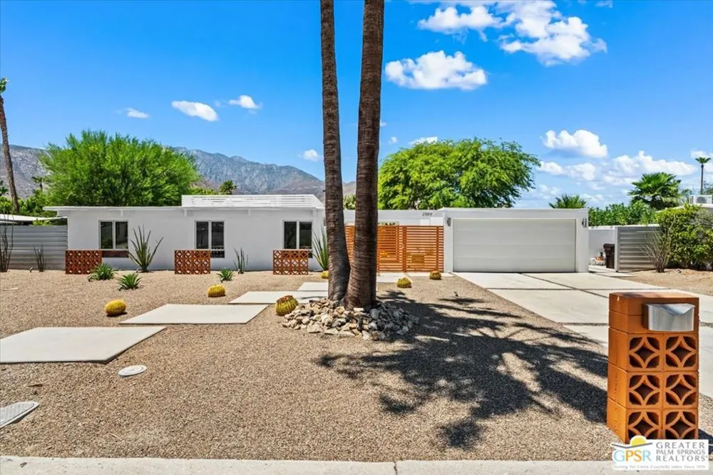 2889 Davis Way Palm Springs, CA 92262