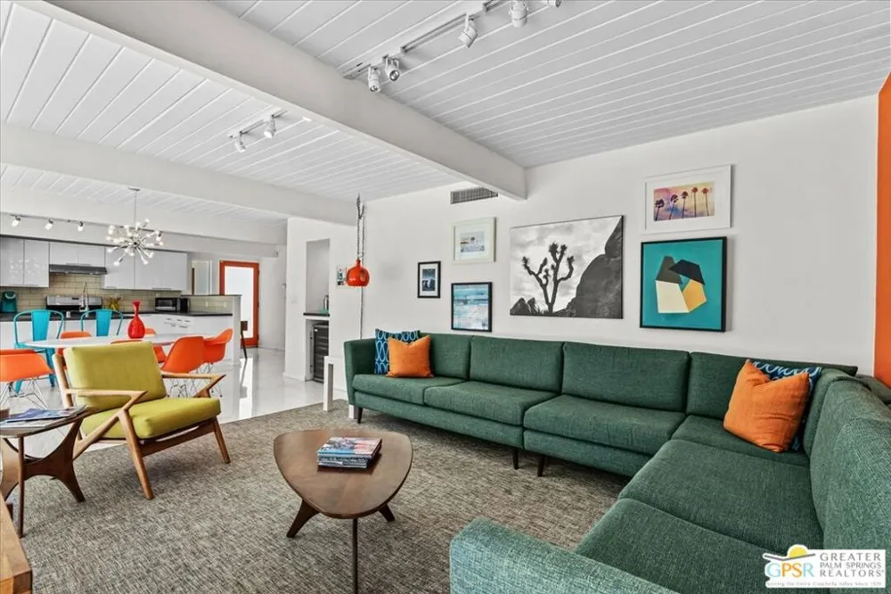 2889 Davis Way Palm Springs, CA 92262