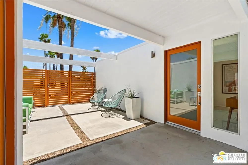 2889 Davis Way Palm Springs, CA 92262