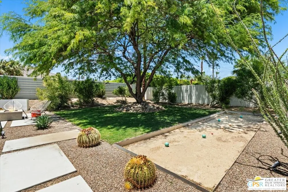 2889 Davis Way Palm Springs, CA 92262