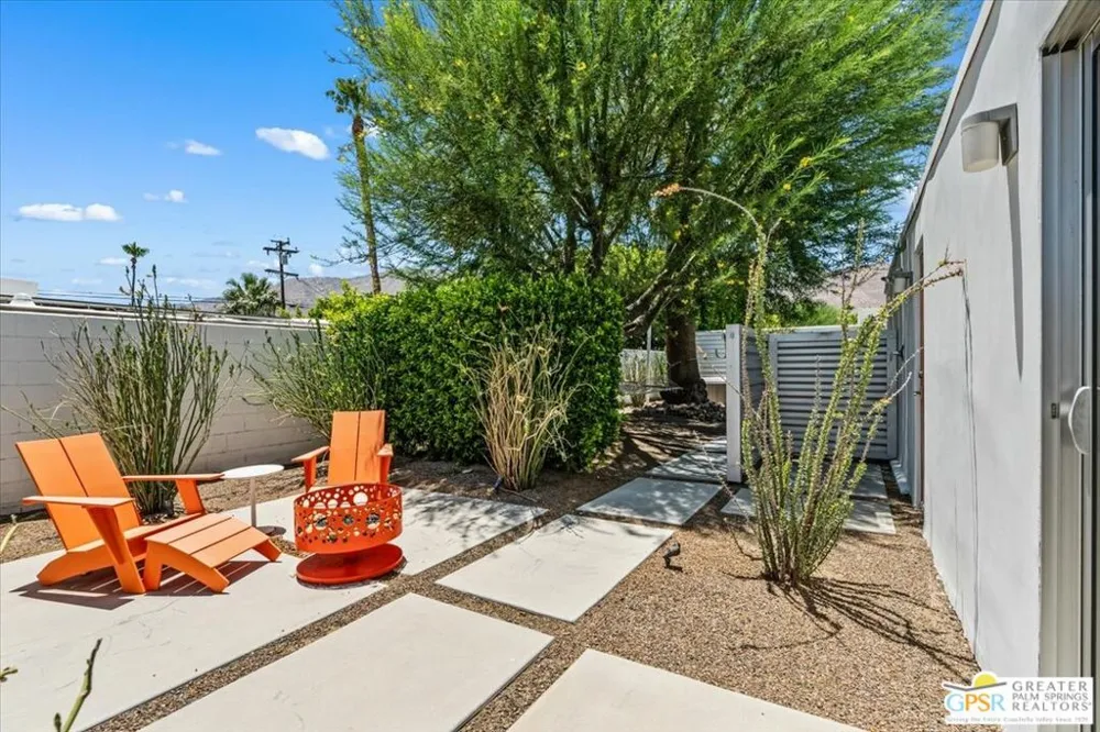 2889 Davis Way Palm Springs, CA 92262