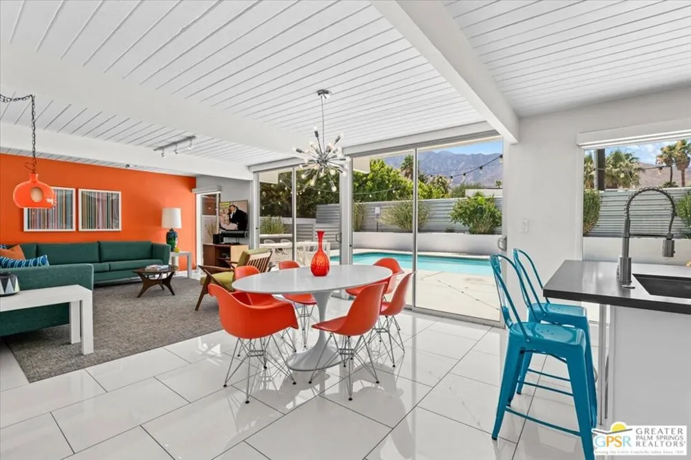 2889 Davis Way Palm Springs, CA 92262