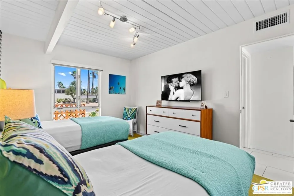 2889 Davis Way Palm Springs, CA 92262