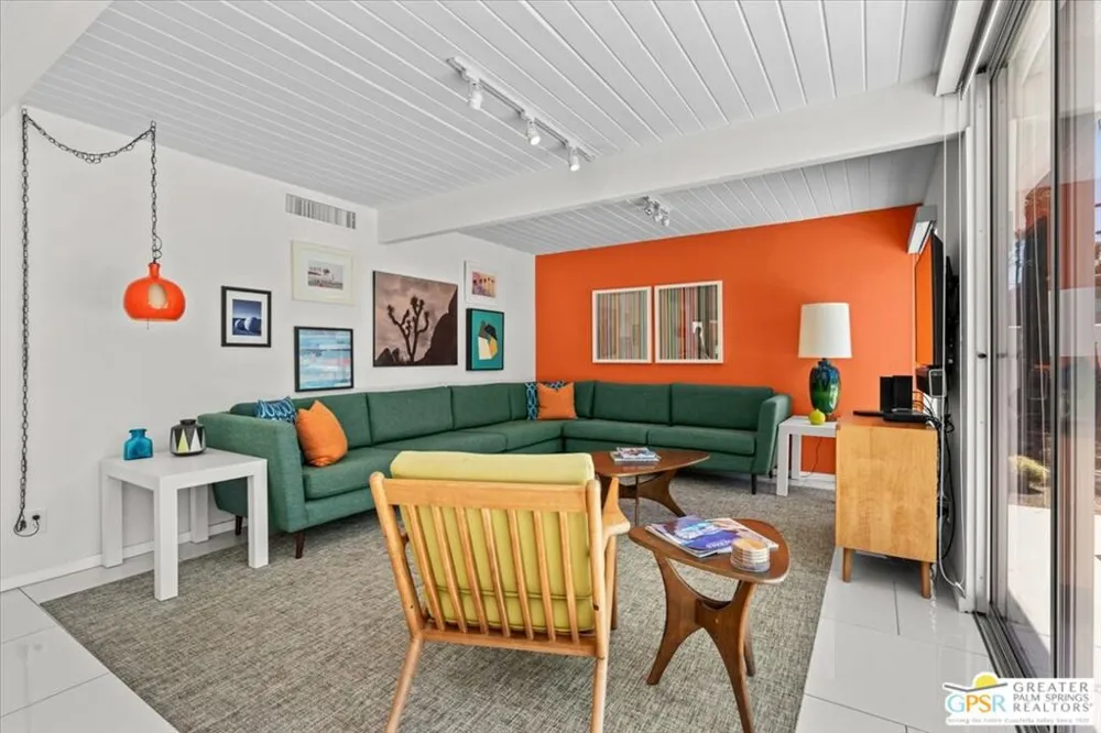 2889 Davis Way Palm Springs, CA 92262