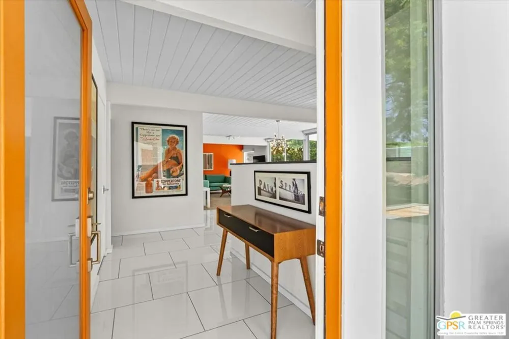 2889 Davis Way Palm Springs, CA 92262